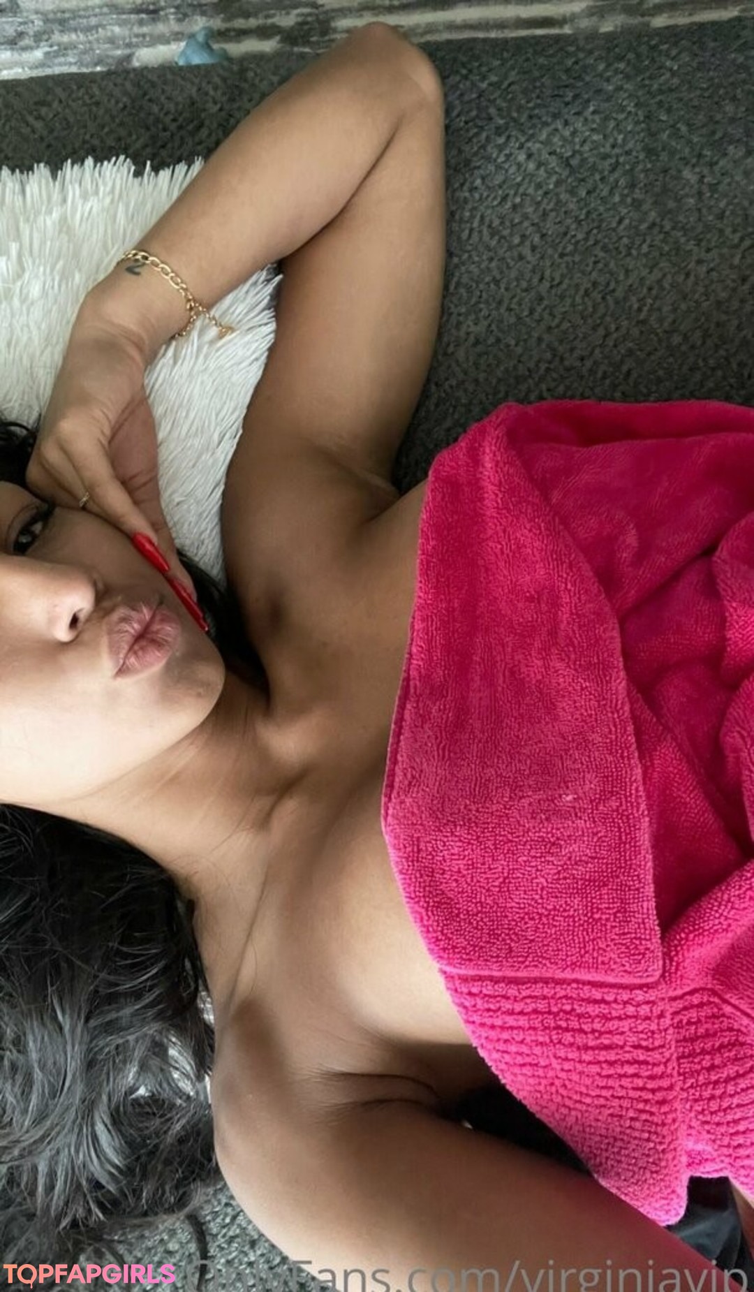 Foto desnuda filtrada de OnlyFans de Virginasanhousefree #49 Foto desnuda filtrada de OnlyFans de Virginasanhousefree #49