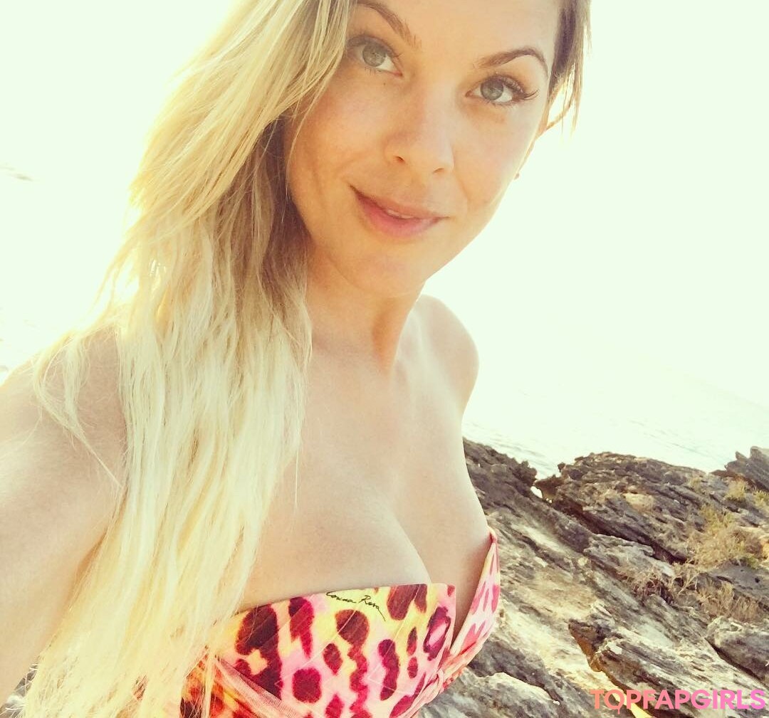 Foto desnuda filtrada de OnlyFans de Renata Fan #13 Foto desnuda filtrada de OnlyFans de Renata Fan #13
