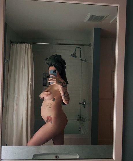 Ireland Baldwin