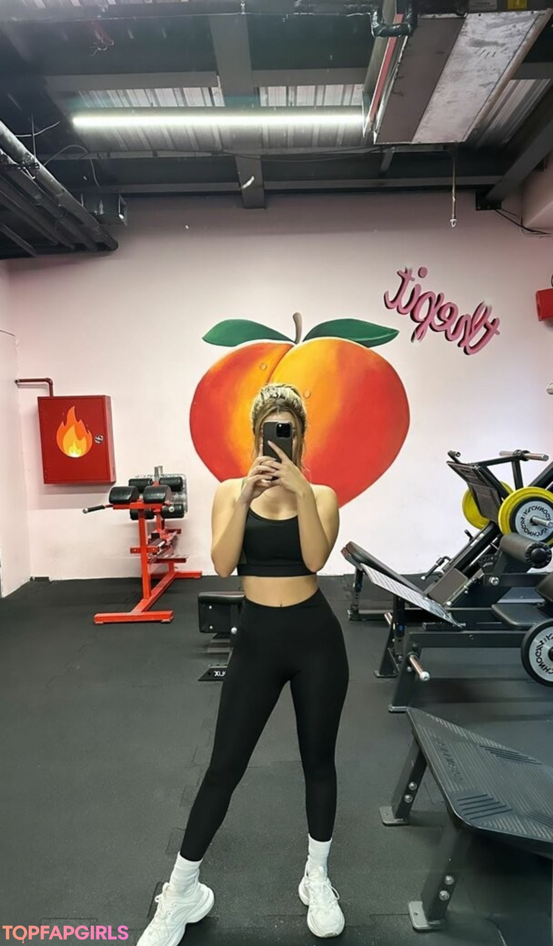 Foto desnuda filtrada de OnlyFans de Iremsukamber #20 Foto desnuda filtrada de OnlyFans de Iremsukamber #20