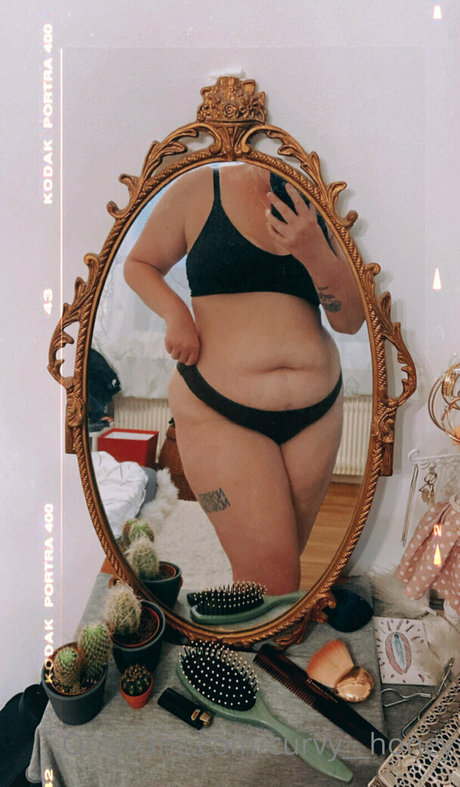 Curvyhoney