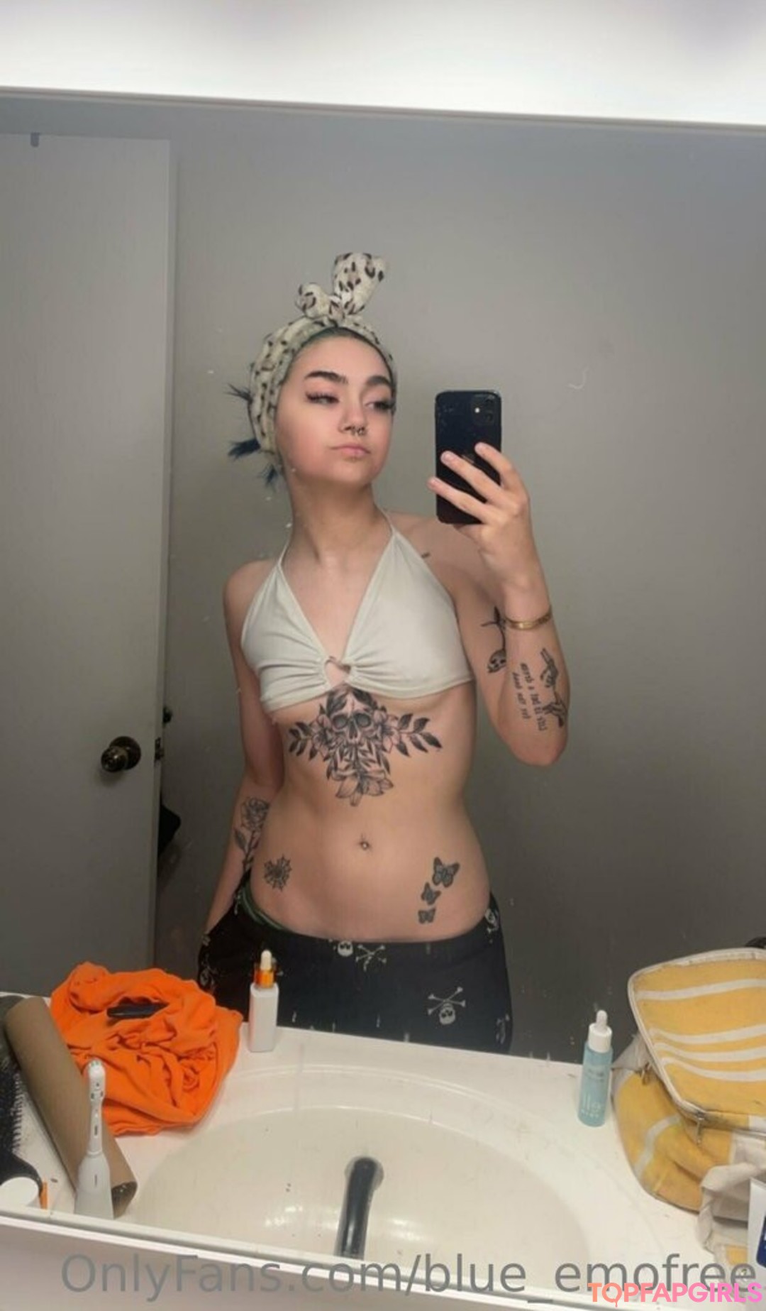 Foto desnuda filtrada de OnlyFans de Blueemofree #60 Foto desnuda filtrada de OnlyFans de Blueemofree #60