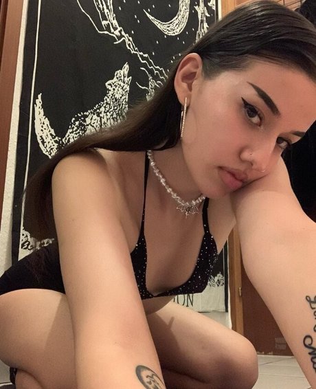 Girlfrmthemoon222