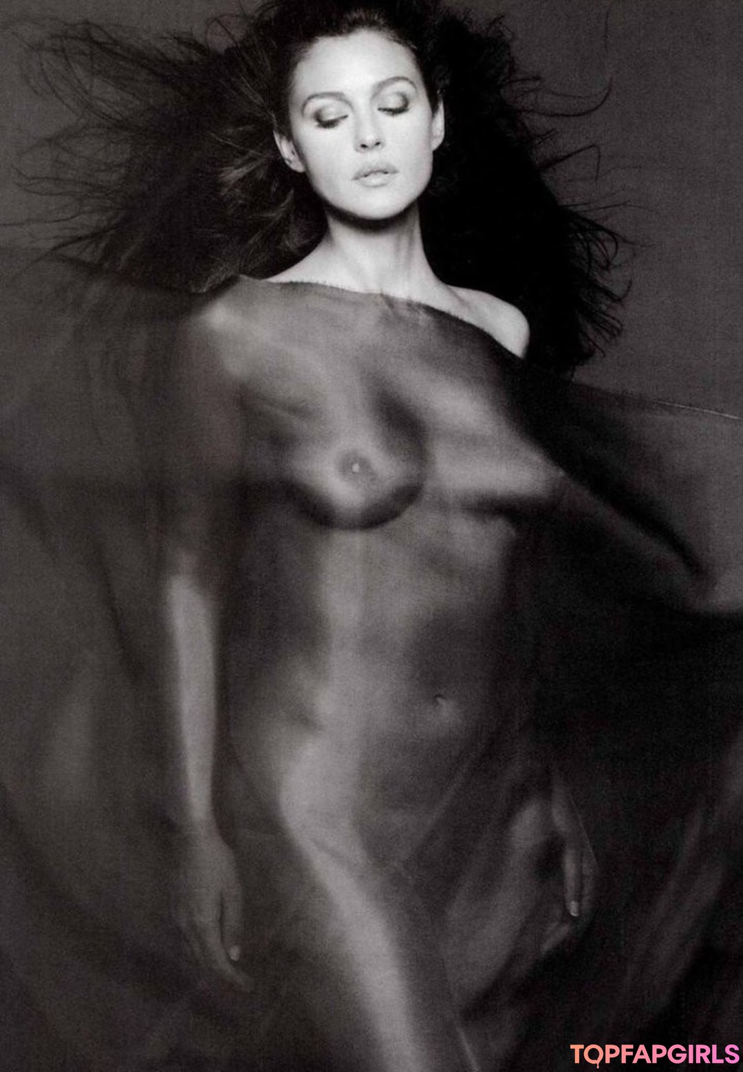 Foto desnuda filtrada de OnlyFans de Monica Bellucci #8 Foto desnuda filtrada de OnlyFans de Monica Bellucci #8