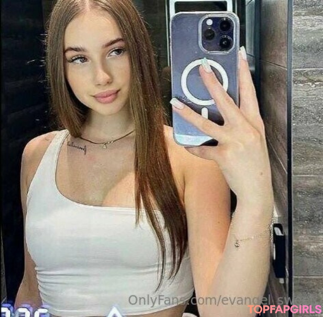 Foto desnuda filtrada de OnlyFans de Evangelsweet #52 Foto desnuda filtrada de OnlyFans de Evangelsweet #52