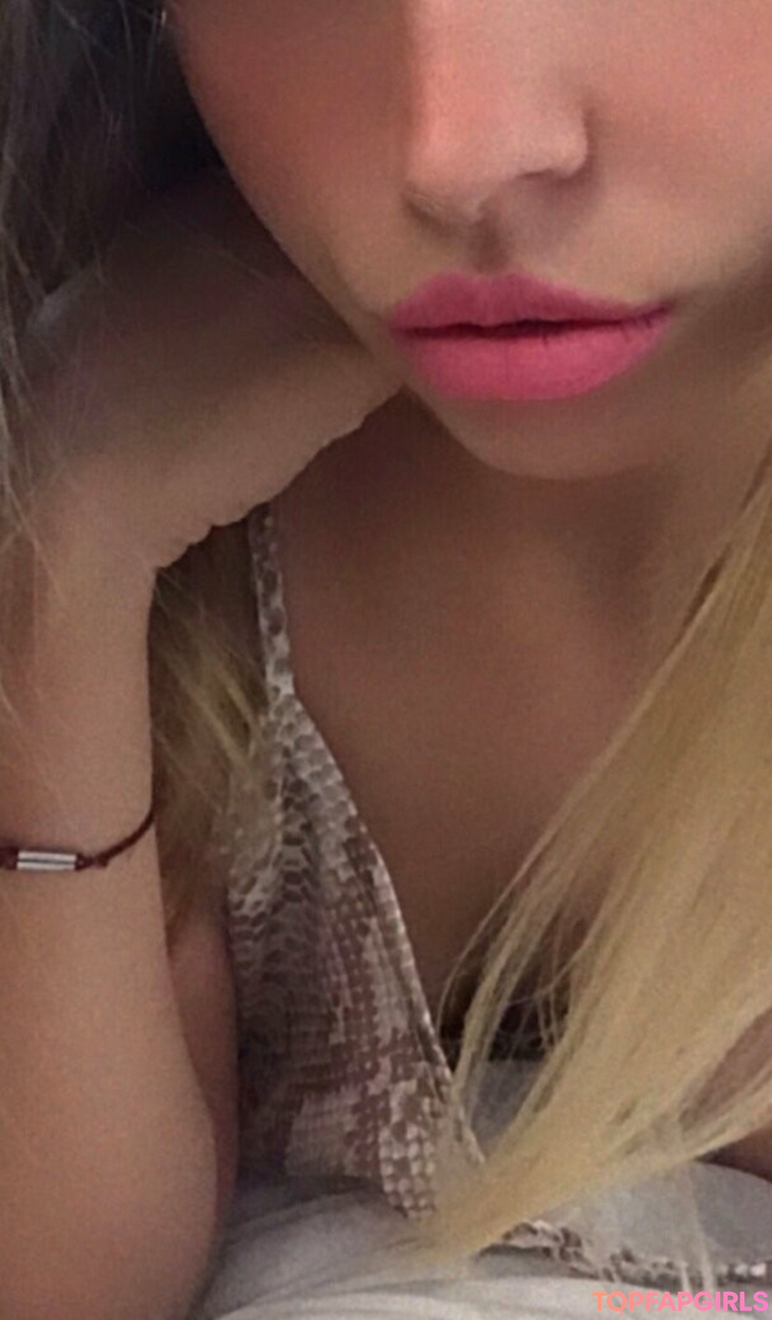 Foto desnuda filtrada de OnlyFans de Anngianine #24 Foto desnuda filtrada de OnlyFans de Anngianine #24