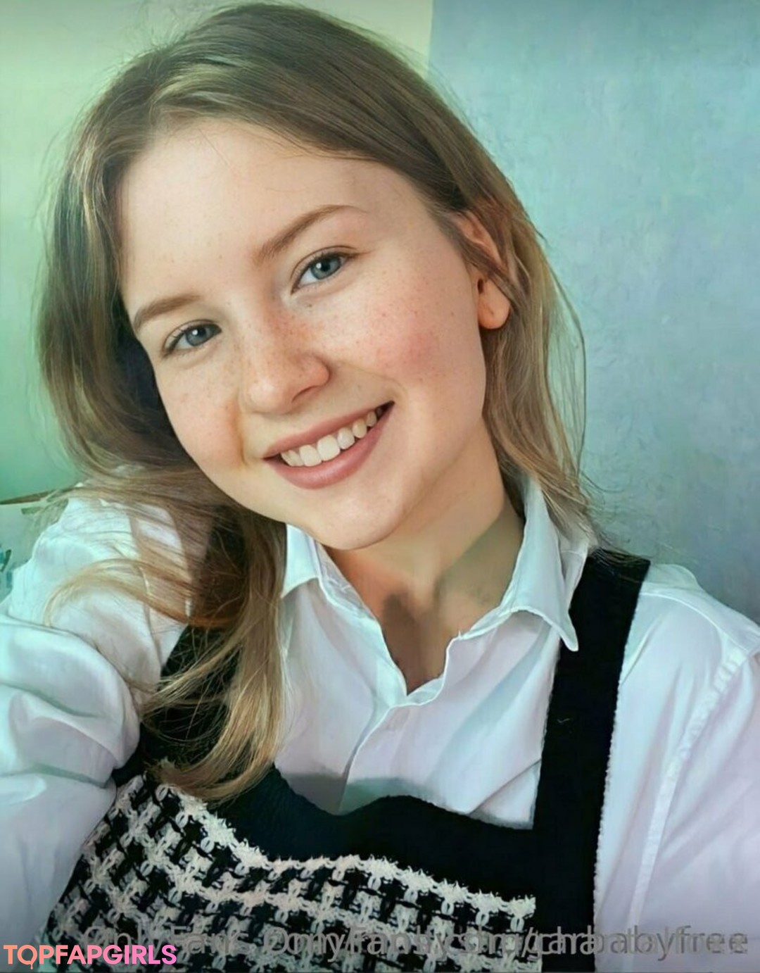 Foto desnuda filtrada de OnlyFans de Chantalfoxx #438 Foto desnuda filtrada de OnlyFans de Chantalfoxx #438