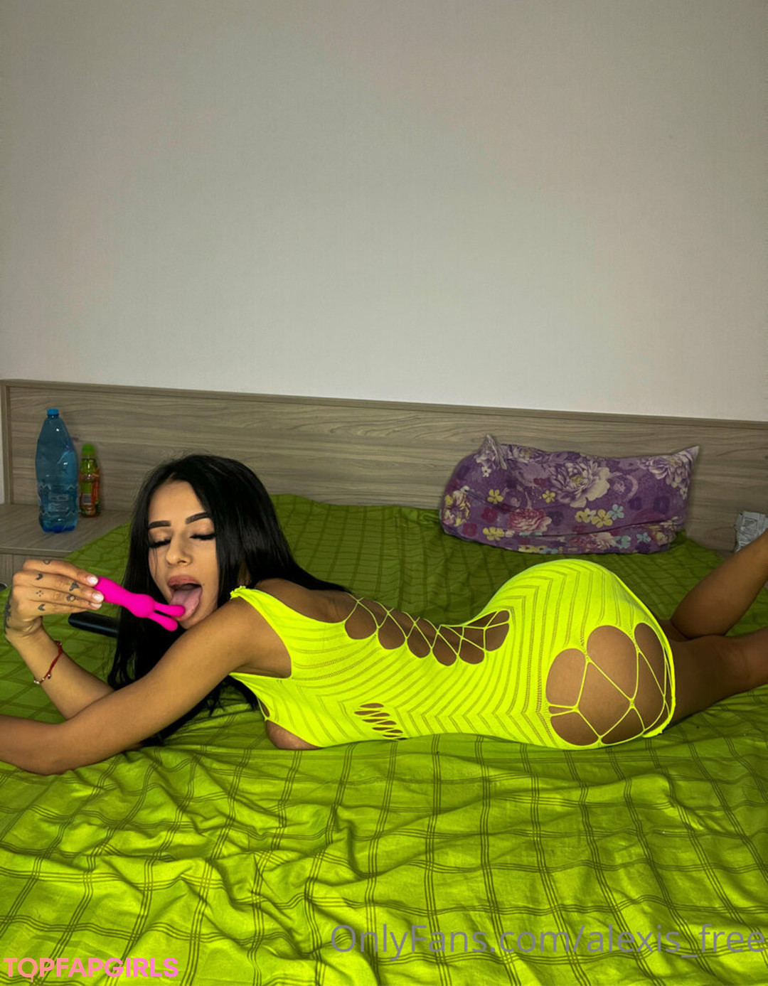 Foto desnuda filtrada de OnlyFans de Alexisfree #76 Foto desnuda filtrada de OnlyFans de Alexisfree #76