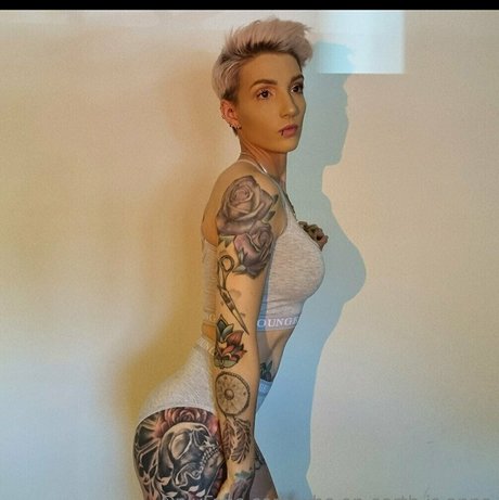 Foto desnuda filtrada de OnlyFans de Whoonearthisanna