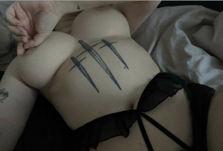 Foto desnuda filtrada de OnlyFans de Vmescudi