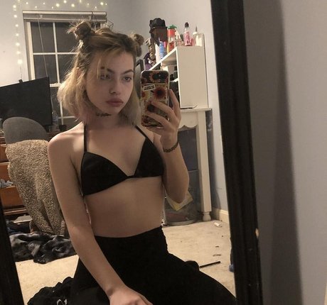 Foto desnuda filtrada de OnlyFans de Snottea