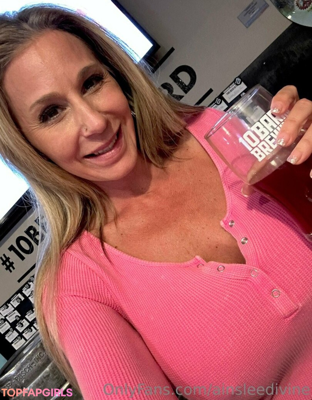 Foto desnuda filtrada de OnlyFans de Ainsleedivine #116 Foto desnuda filtrada de OnlyFans de Ainsleedivine #116