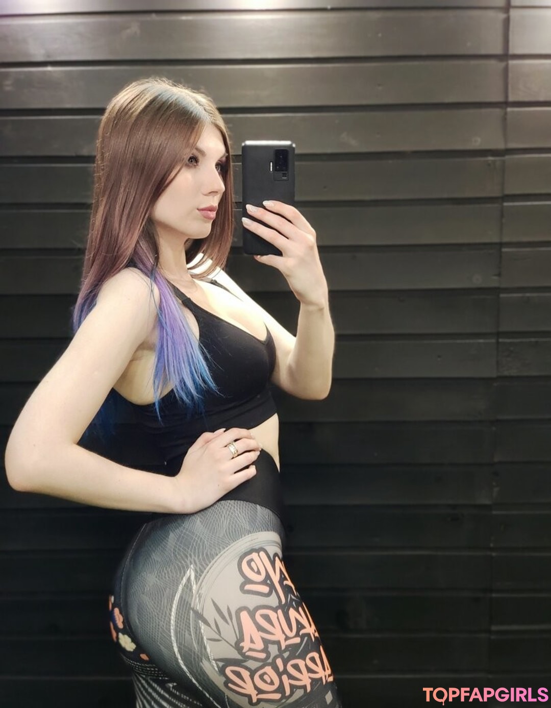 Foto desnuda filtrada de OnlyFans de Lipisinkaaa #354 Foto desnuda filtrada de OnlyFans de Lipisinkaaa #354