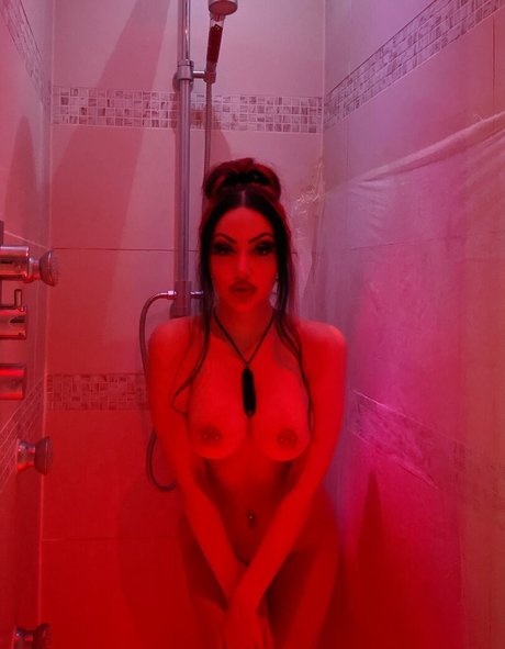 Foto desnuda filtrada de OnlyFans de Dani Divine
