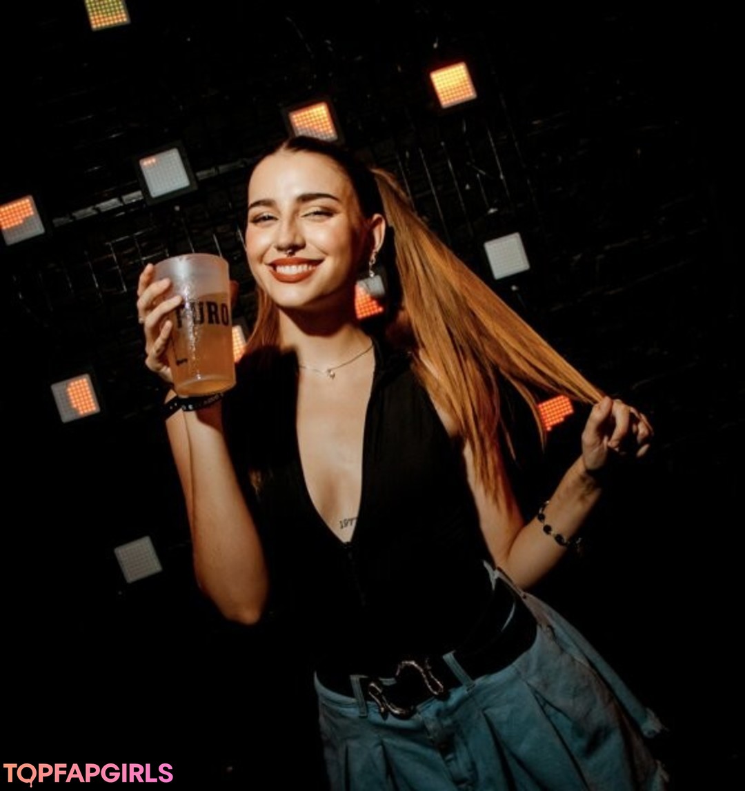 Foto desnuda filtrada de OnlyFans de Lolalala23 #25 Foto desnuda filtrada de OnlyFans de Lolalala23 #25