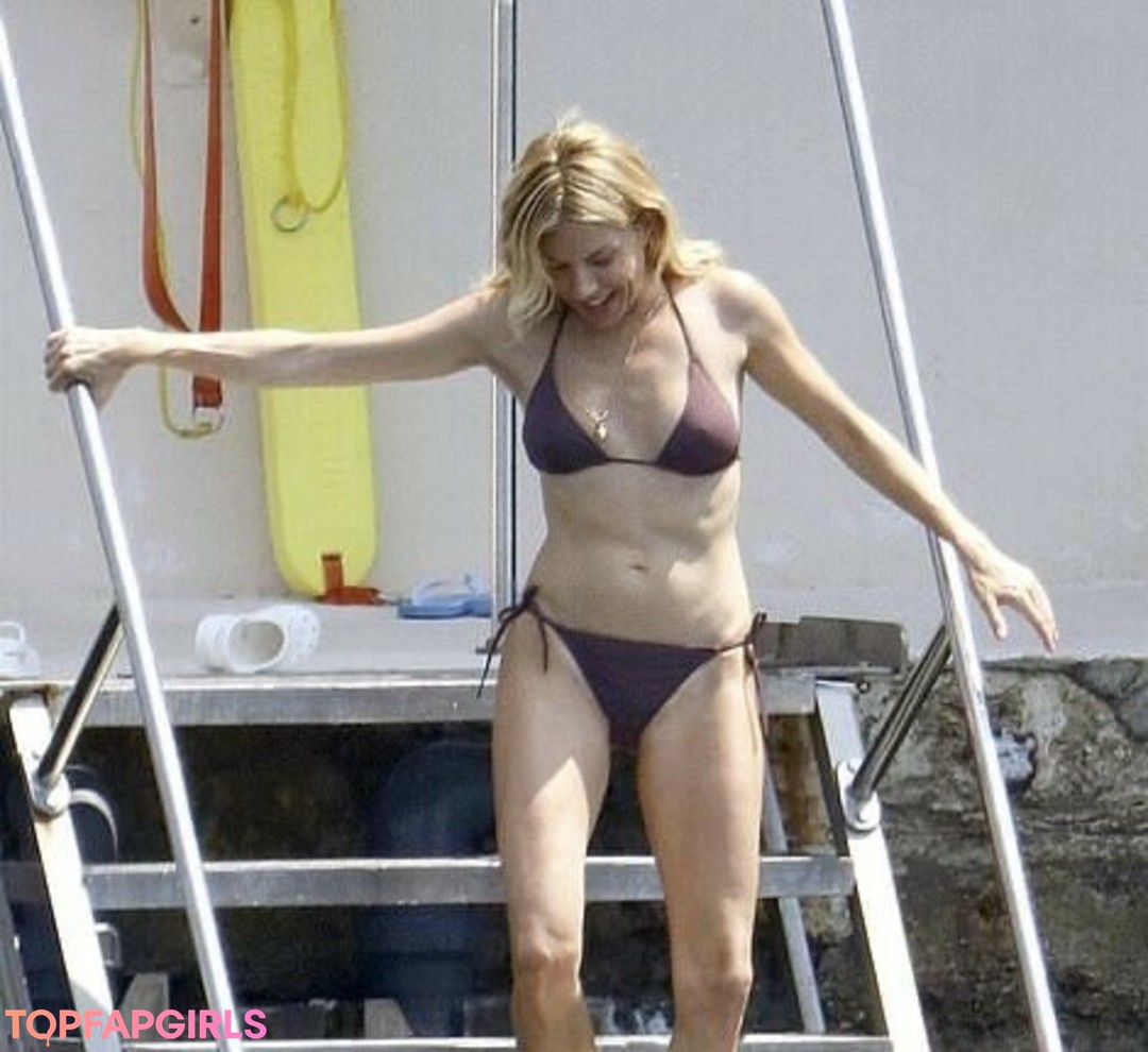 Foto desnuda filtrada de OnlyFans de Sienna Miller #33 Foto desnuda filtrada de OnlyFans de Sienna Miller #33