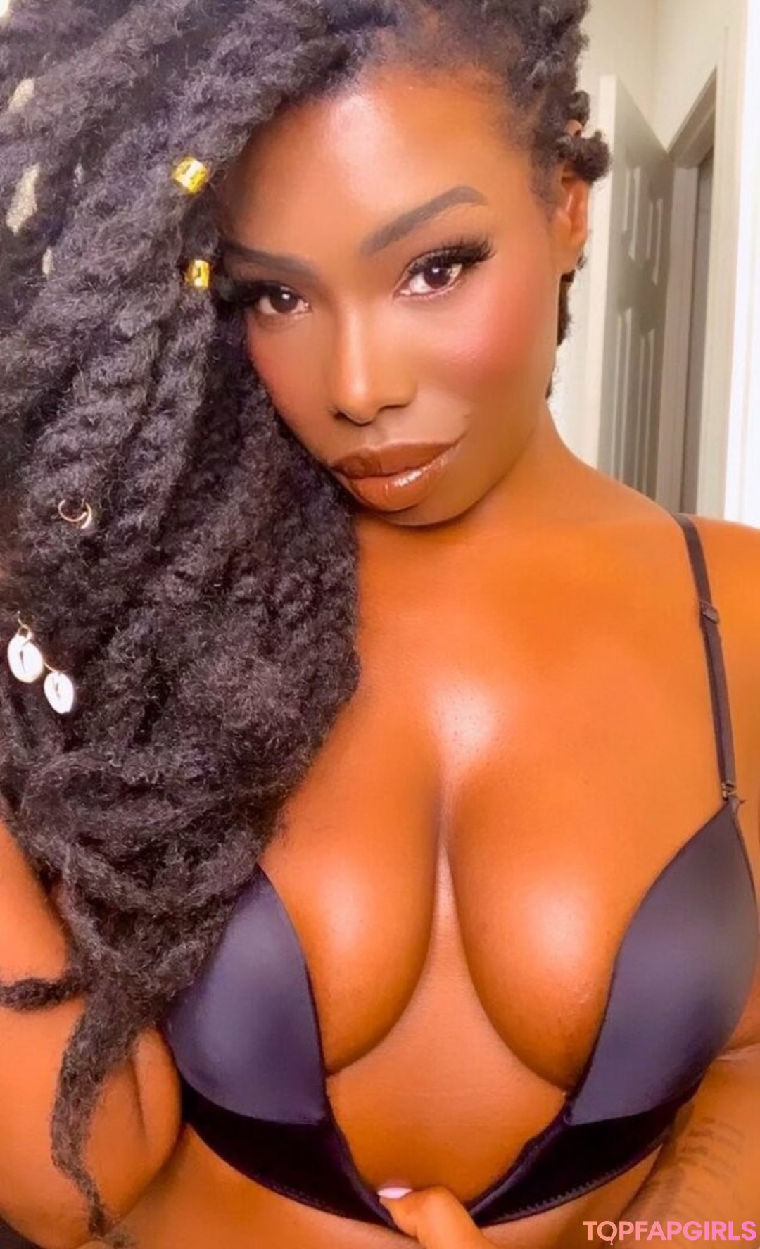 Foto desnuda filtrada de OnlyFans de Sarika Soal #3 Foto desnuda filtrada de OnlyFans de Sarika Soal #3