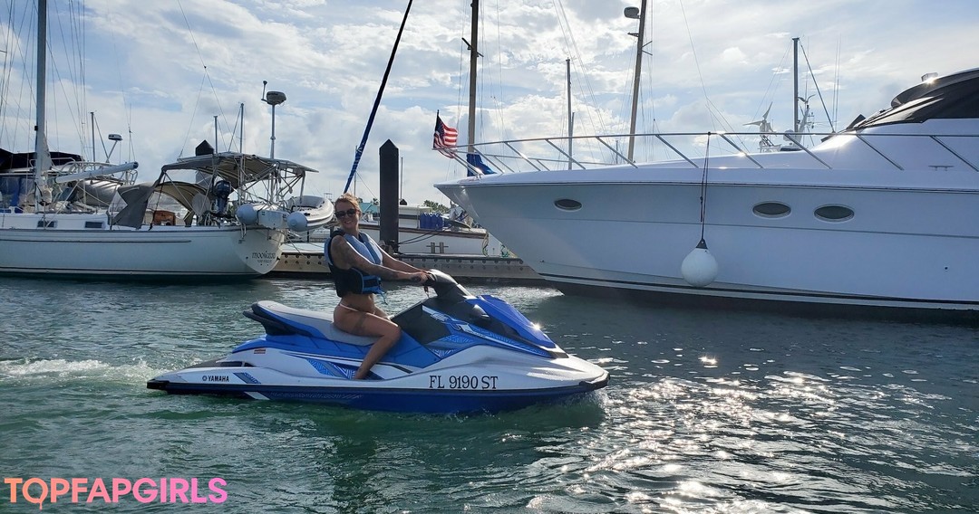 Foto desnuda filtrada de OnlyFans de Woodsmanwife #23 Foto desnuda filtrada de OnlyFans de Woodsmanwife #23