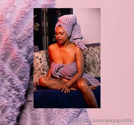 Foto desnuda filtrada de OnlyFans de Sexyspirittv