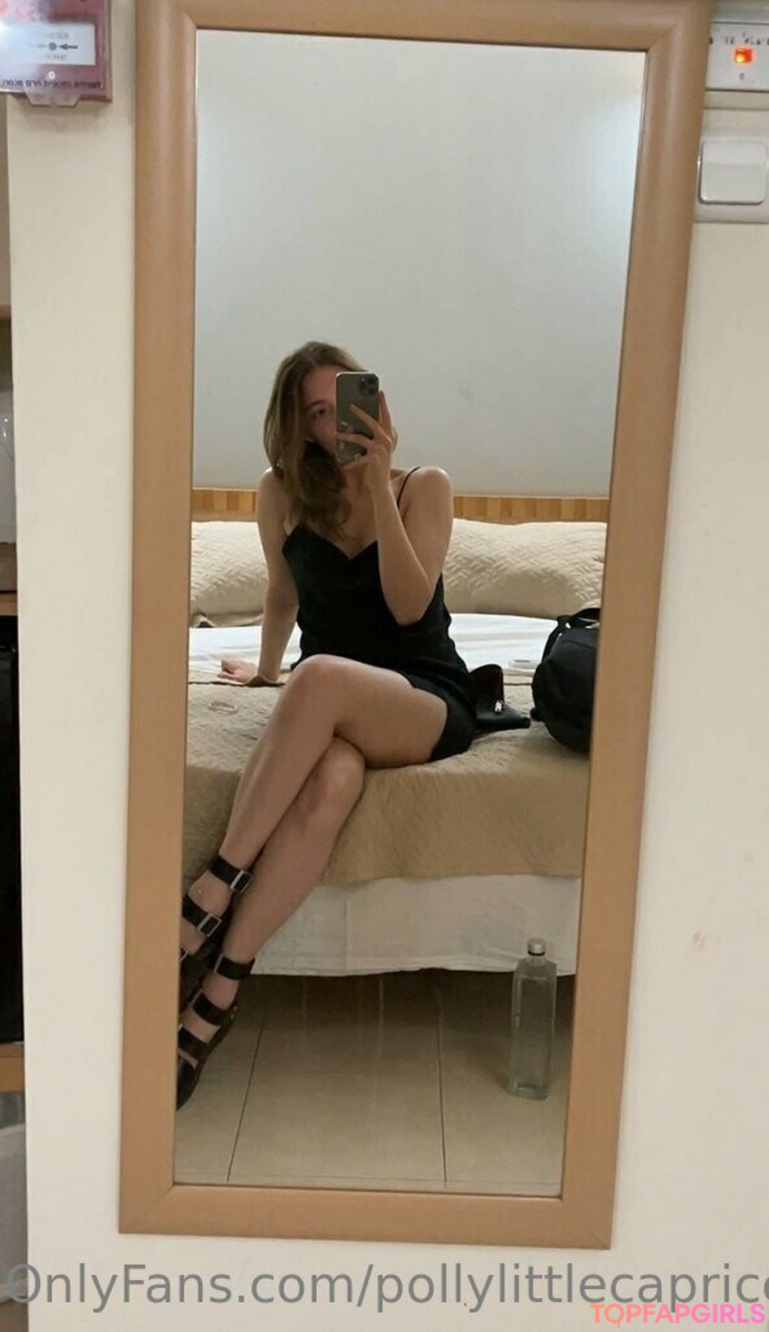 Foto desnuda filtrada de OnlyFans de Pollylittlecaprice #20 Foto desnuda filtrada de OnlyFans de Pollylittlecaprice #20