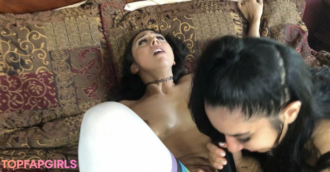 Foto desnuda filtrada de OnlyFans de Lilly Hall #136 Foto desnuda filtrada de OnlyFans de Lilly Hall #136