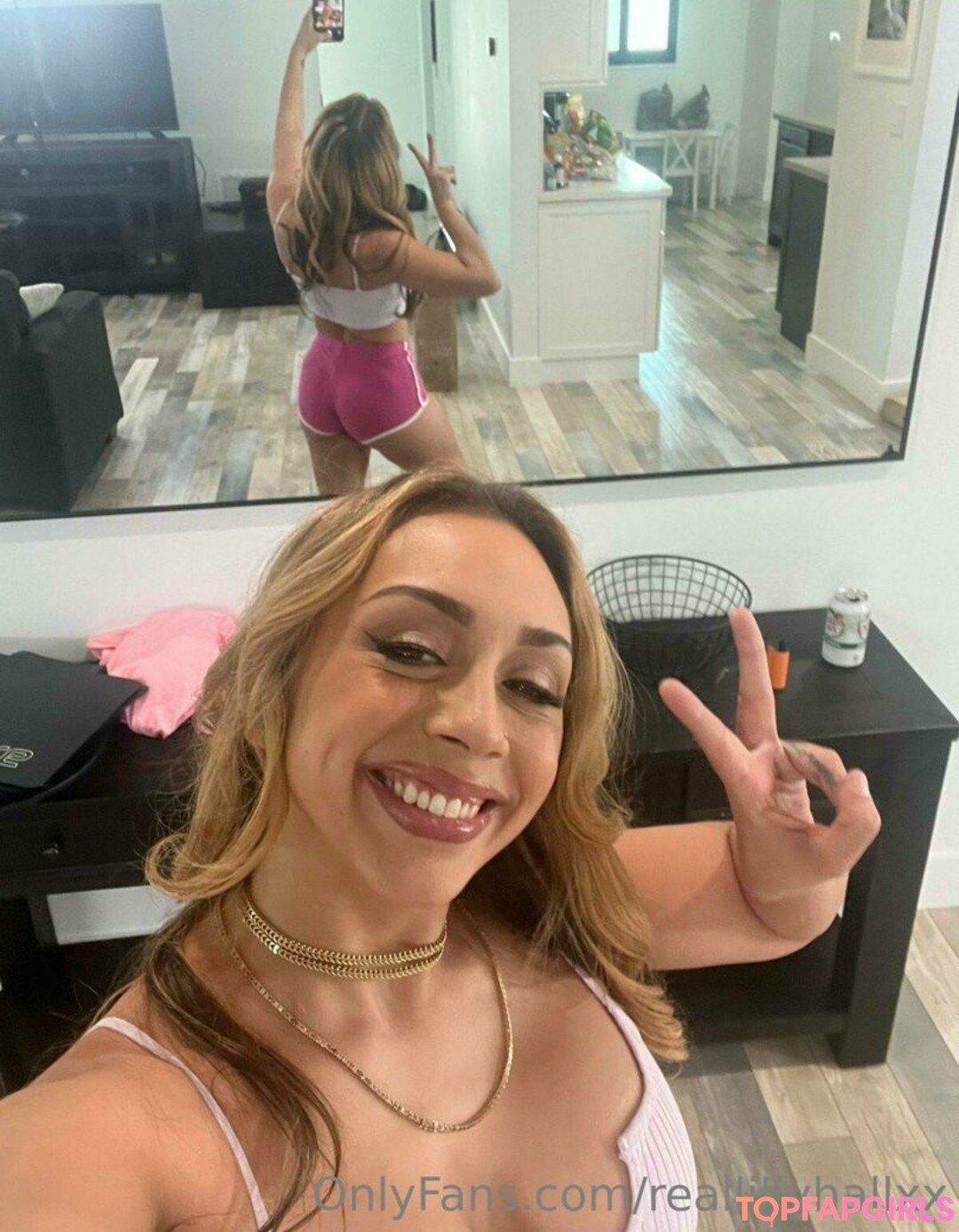 Foto desnuda filtrada de OnlyFans de Lilly Hall #234 Foto desnuda filtrada de OnlyFans de Lilly Hall #234