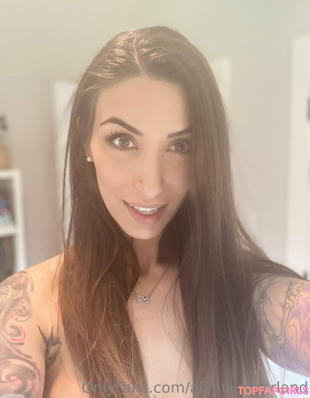 Foto desnuda filtrada de OnlyFans de Aliinwunderland #11 Foto desnuda filtrada de OnlyFans de Aliinwunderland #11