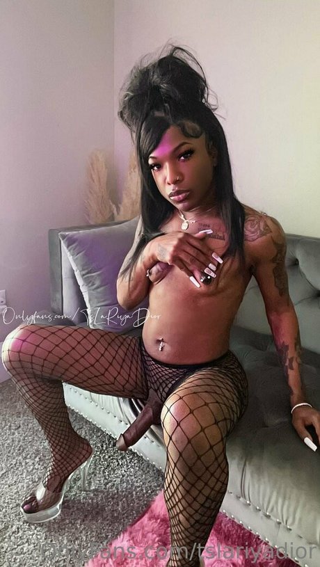 Foto desnuda filtrada de OnlyFans de Tslariyadior