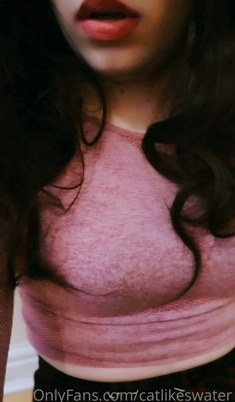 Foto desnuda filtrada de OnlyFans de Cat Likes Water