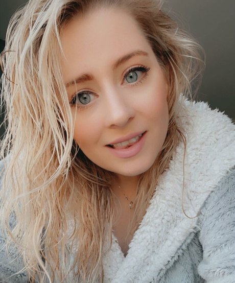 Foto desnuda filtrada de OnlyFans de Lottielushloves