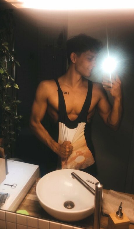 Foto desnuda filtrada de OnlyFans de Battyboyfree