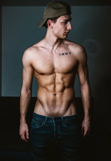 Foto desnuda filtrada de OnlyFans de Battyboyfree