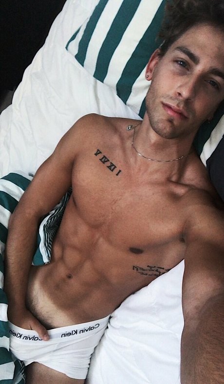 Foto desnuda filtrada de OnlyFans de Battyboyfree