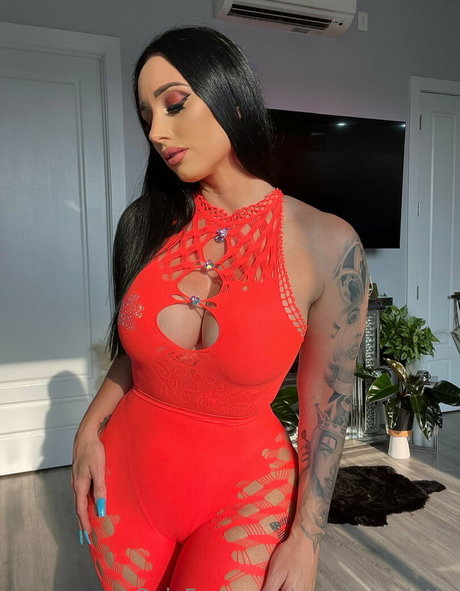 Foto desnuda filtrada de OnlyFans de Flowerbomb