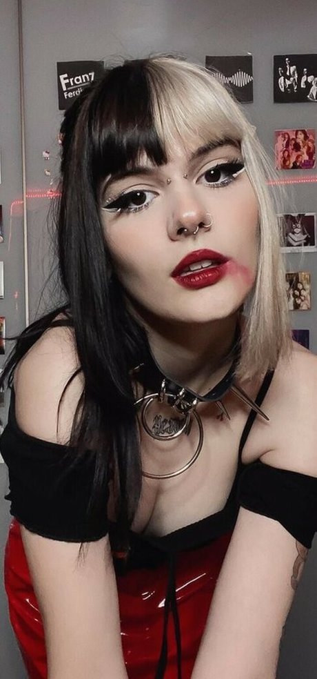Foto desnuda filtrada de OnlyFans de Lovecherrybella