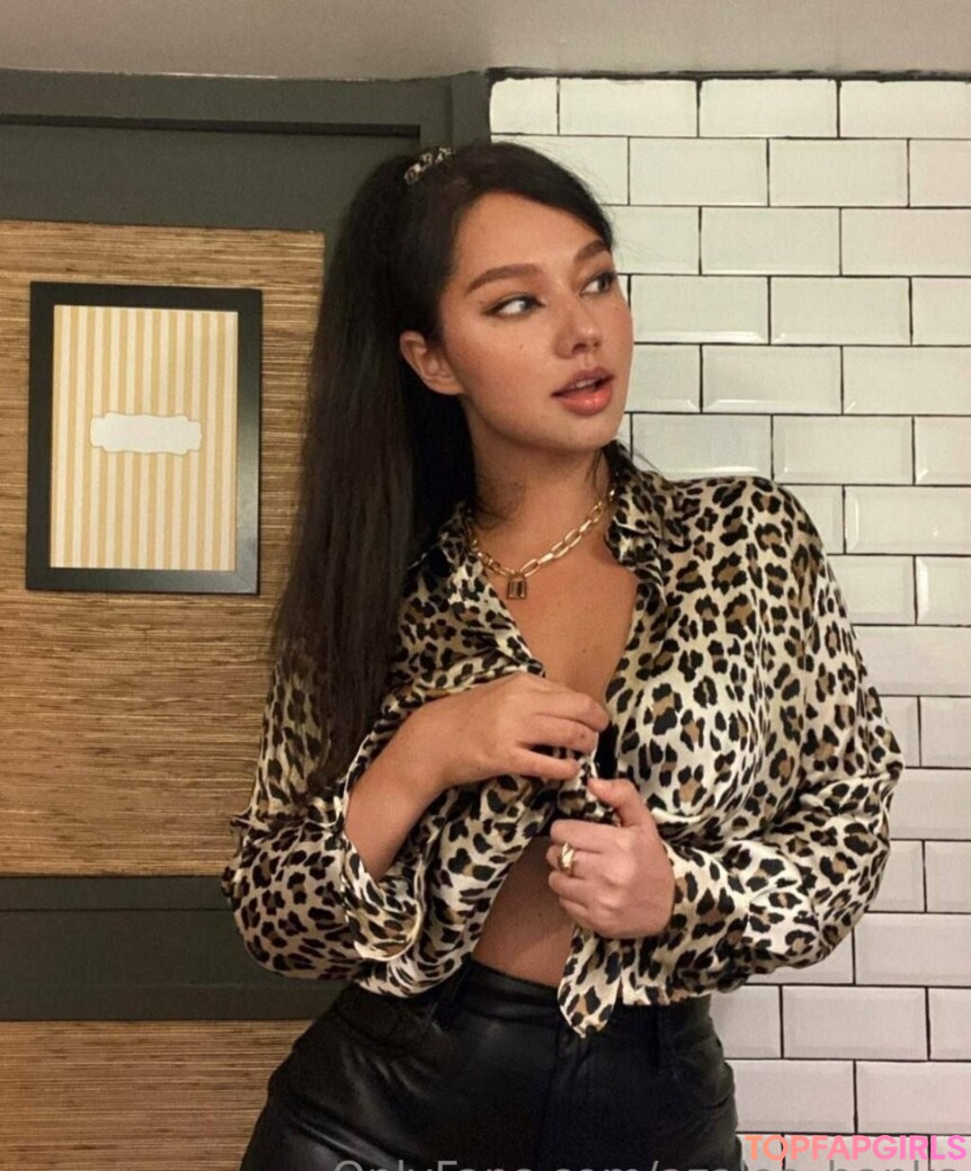 Foto desnuda filtrada de OnlyFans de Azaleabanks #171 Foto desnuda filtrada de OnlyFans de Azaleabanks #171