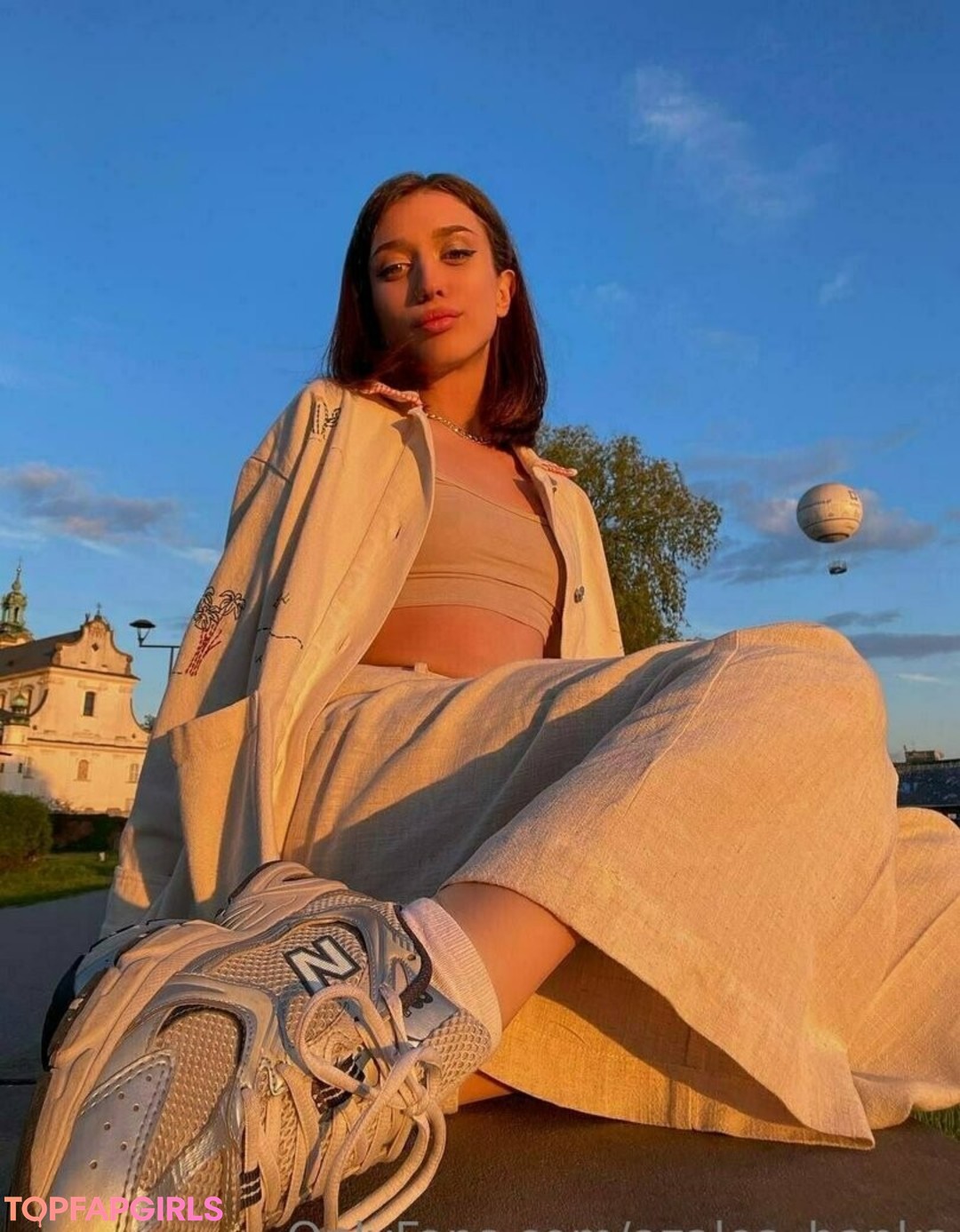 Foto desnuda filtrada de OnlyFans de Azaleabanks #37 Foto desnuda filtrada de OnlyFans de Azaleabanks #37