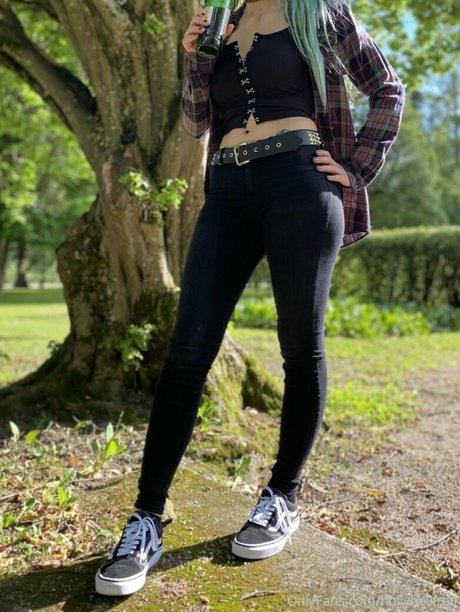 Foto desnuda filtrada de OnlyFans de Hollyhellfree