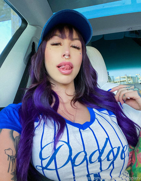 Theonlinegirlfriend