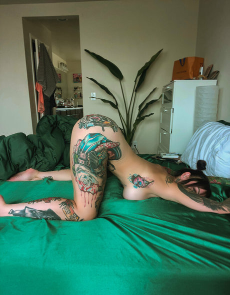 Theonlinegirlfriend