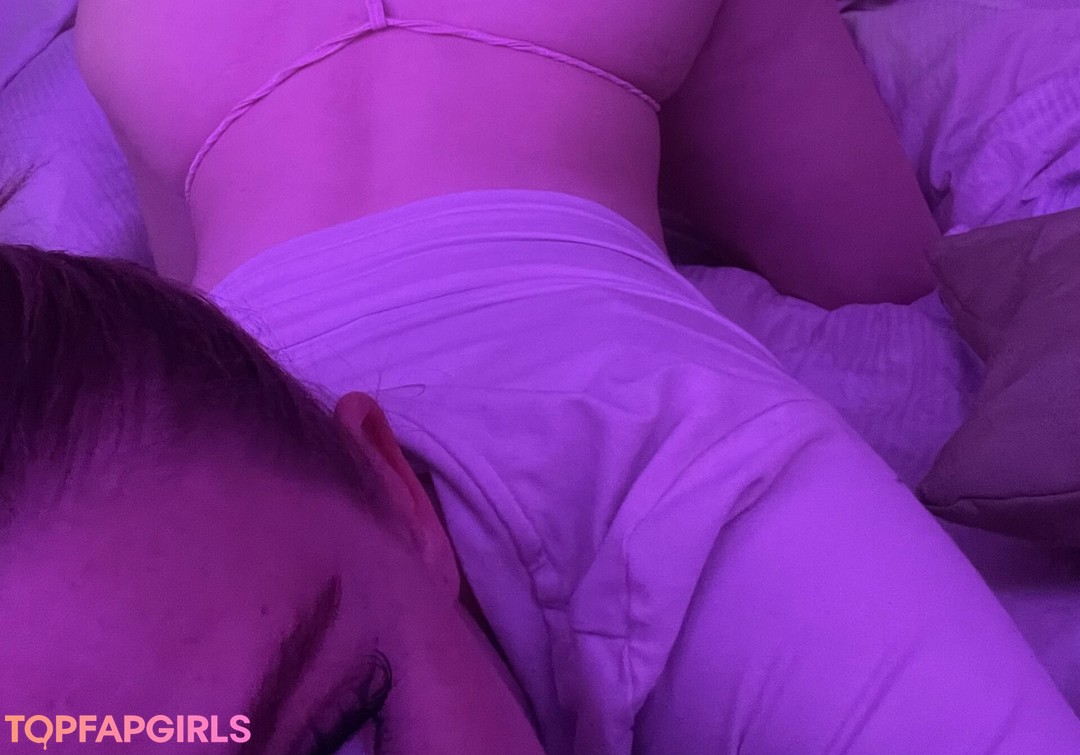 Foto desnuda filtrada de OnlyFans de Shutupmelissa #13 Foto desnuda filtrada de OnlyFans de Shutupmelissa #13
