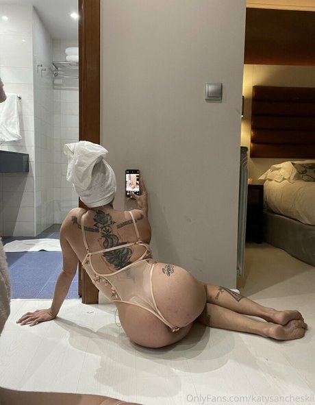 Foto desnuda filtrada de OnlyFans de Katysancheskii