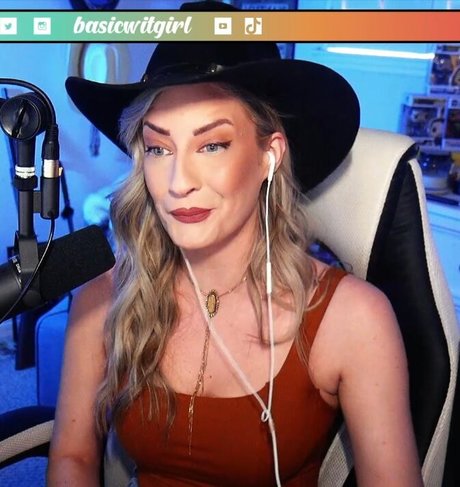 BasicWitGirl