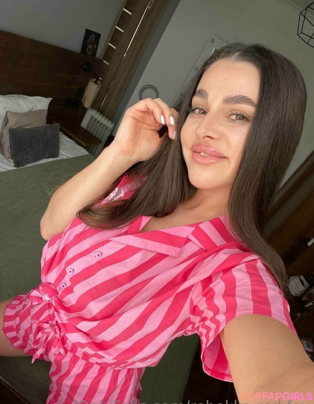 Foto desnuda filtrada de OnlyFans de Rebekkaredfox #46 Foto desnuda filtrada de OnlyFans de Rebekkaredfox #46