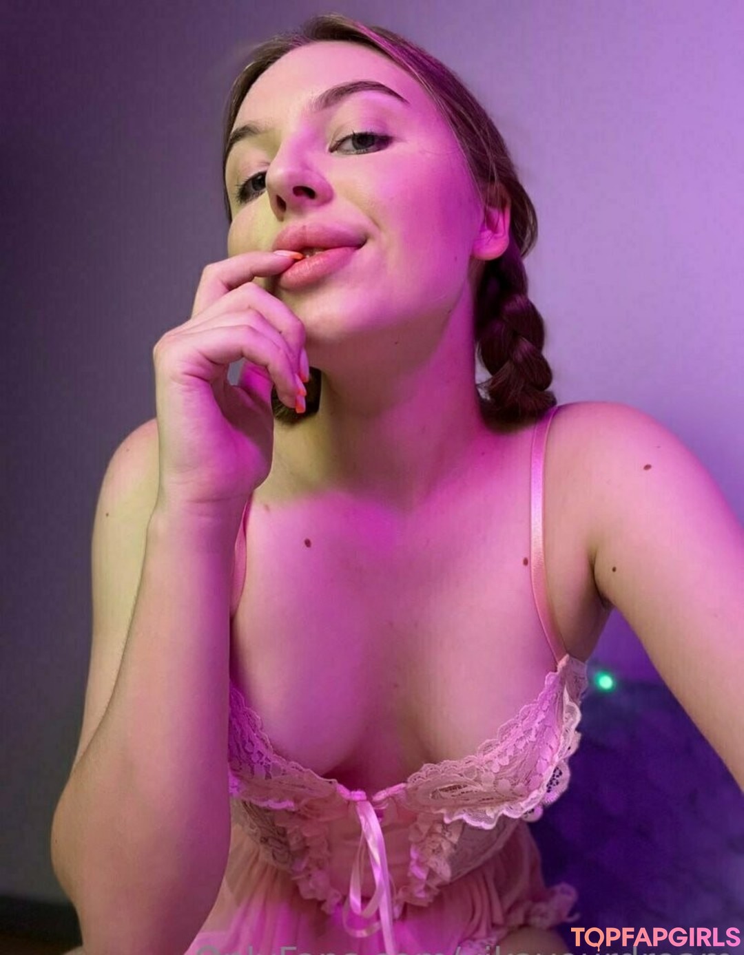 Foto desnuda filtrada de OnlyFans de Vikayourdream #370 Foto desnuda filtrada de OnlyFans de Vikayourdream #370