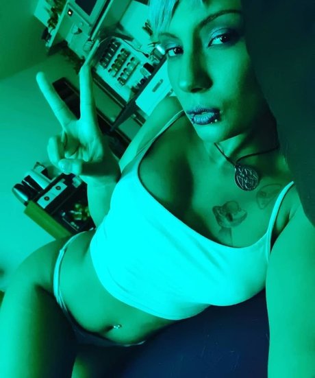 Foto desnuda filtrada de OnlyFans de Nasu Grinder