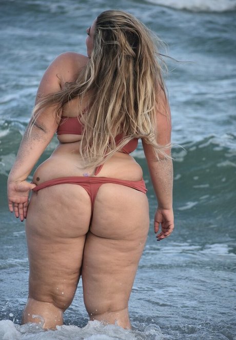 Foto desnuda filtrada de OnlyFans de Thebigbootybarbie2