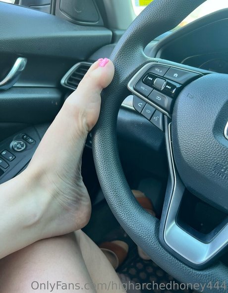 Foto desnuda filtrada de OnlyFans de Higharchedhoney444