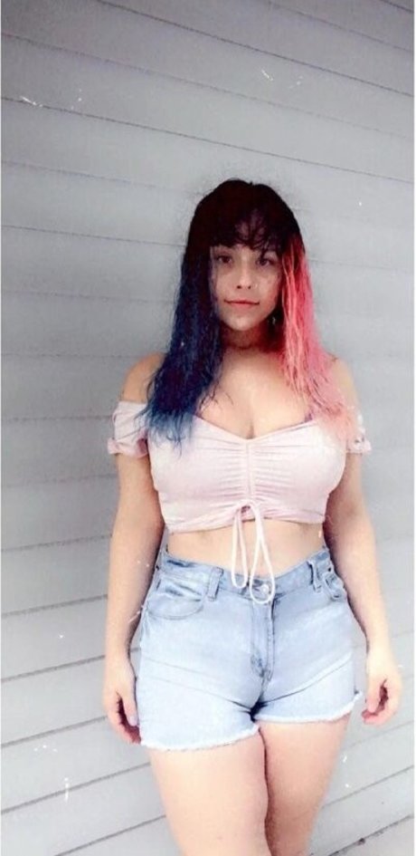 Harlee Queeni