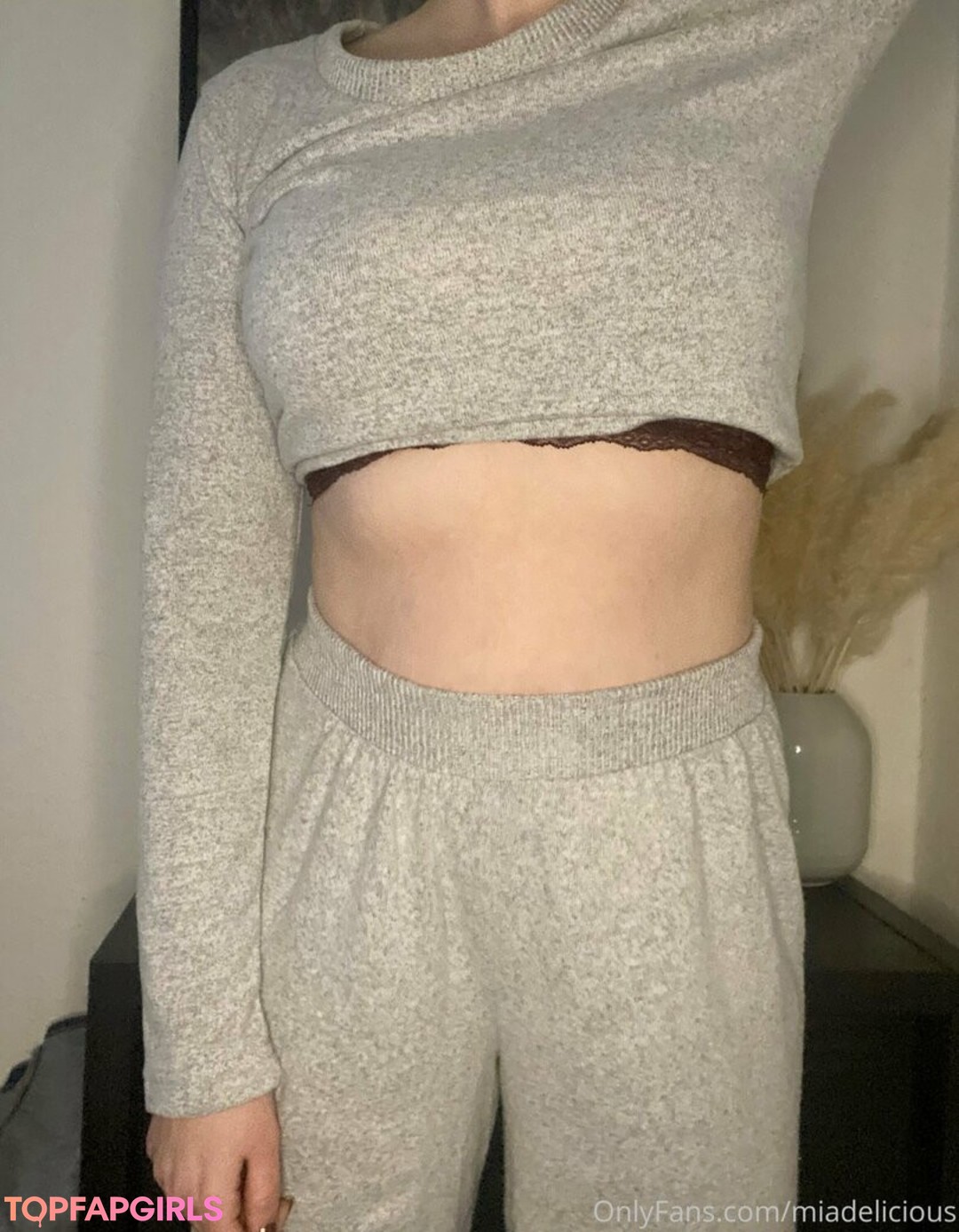 Foto desnuda filtrada de OnlyFans de Miadelicious #10 Foto desnuda filtrada de OnlyFans de Miadelicious #10